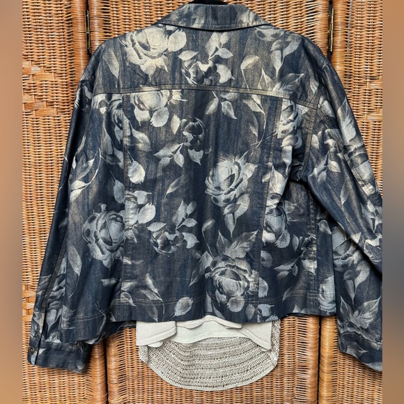 Chico's Size 2 - Large Metallic Floral Denim Jacket Dark Blue Gold Zip Up - Picture 5 of 6